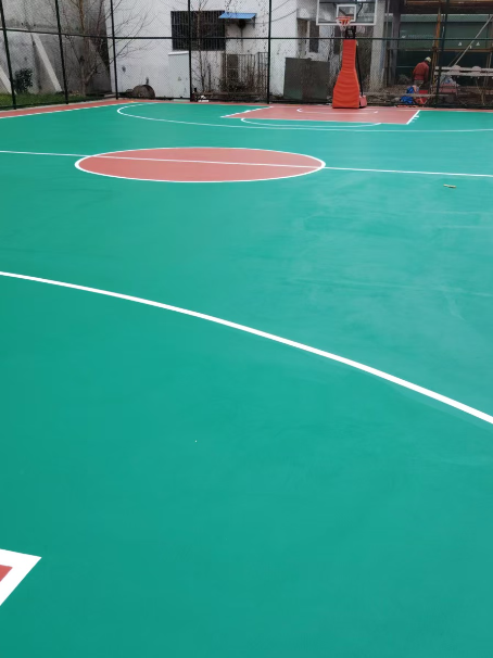 阳江 球场长期使用易出现地面开裂
